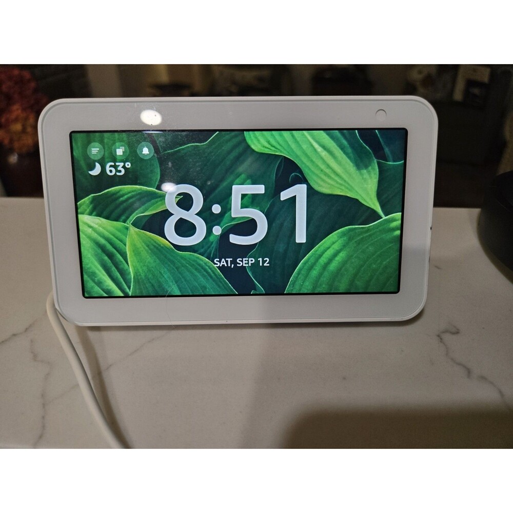 Amazon Echo Show 5 Smart Display 1st Gen White **READ